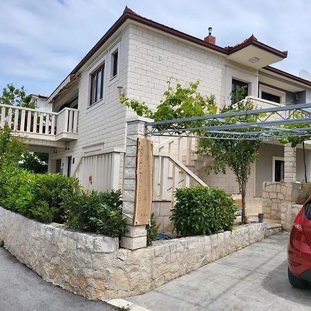 Apartments Mia Okrug Gornji Exterior photo