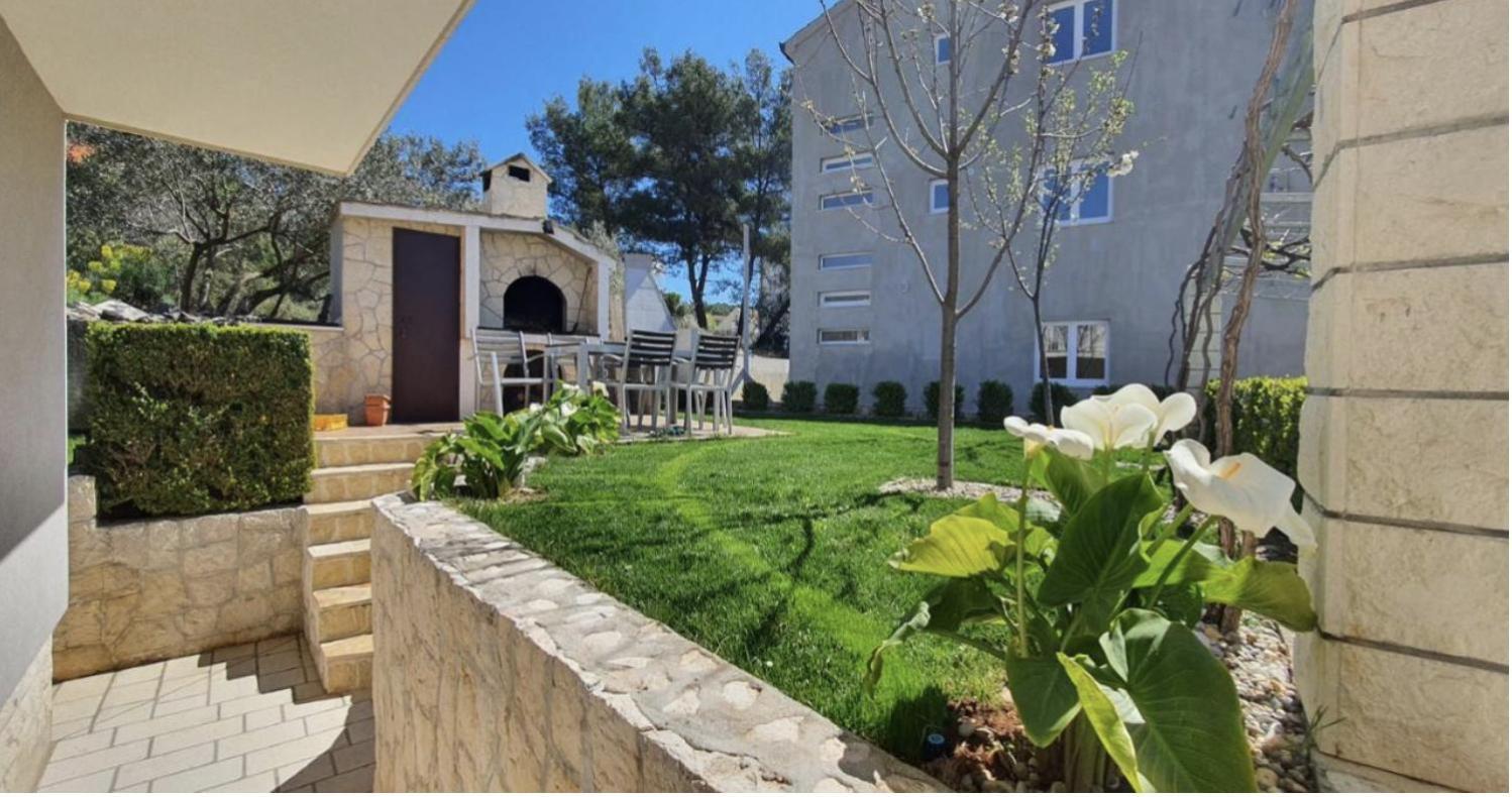 Apartments Mia Okrug Gornji Exterior photo